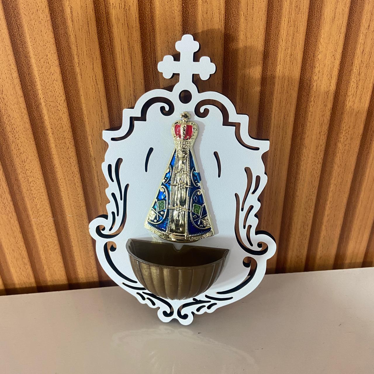 PORTA AGUA BENTA MDF BRANCO NOSSA SENHORA APARECIDA EM RELEVO 18,5CM (1 UNIDADE)