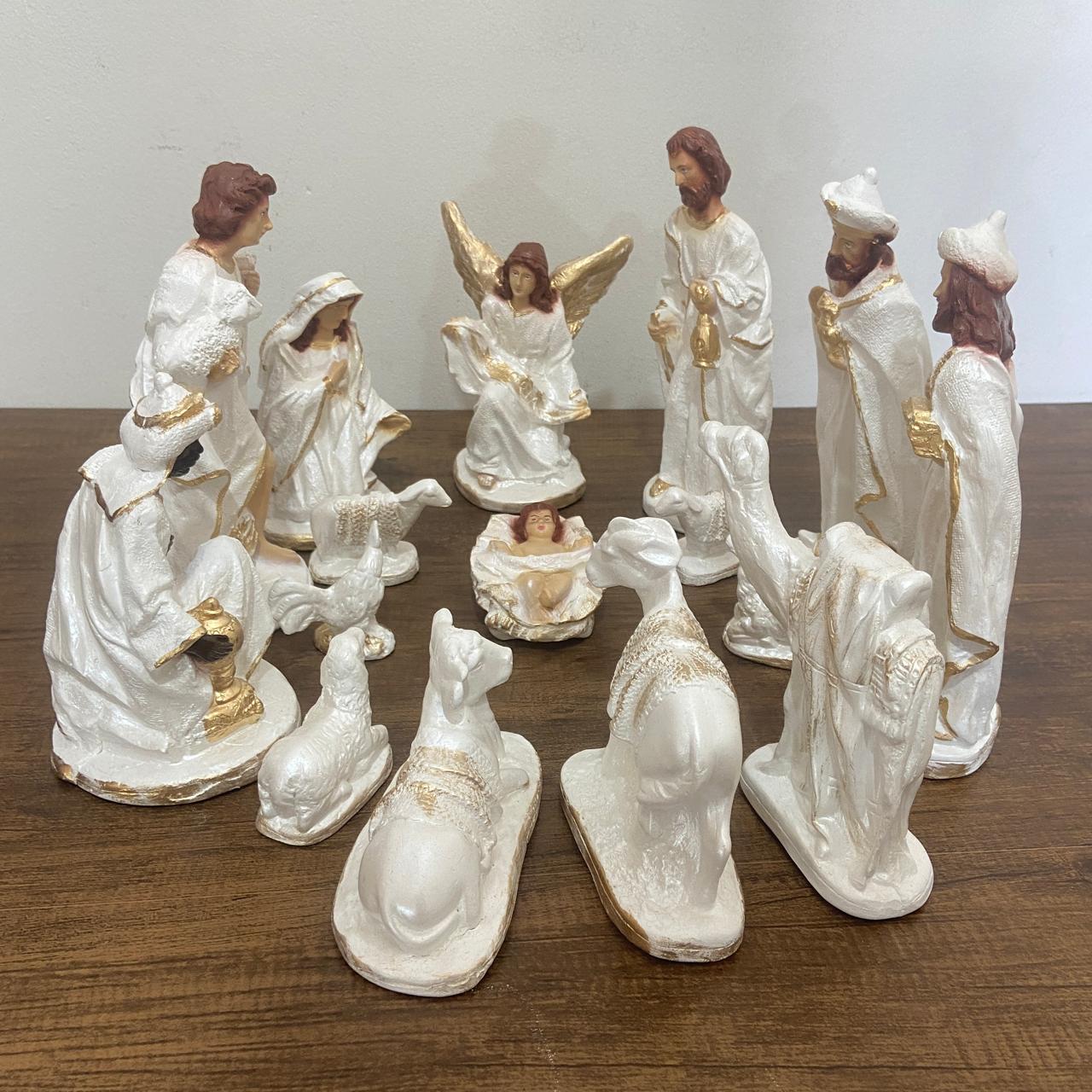 PRESÉPIO DE GESSO BRANCO E DOURADO 16 PEÇAS 20CM (1 UNIDADE)