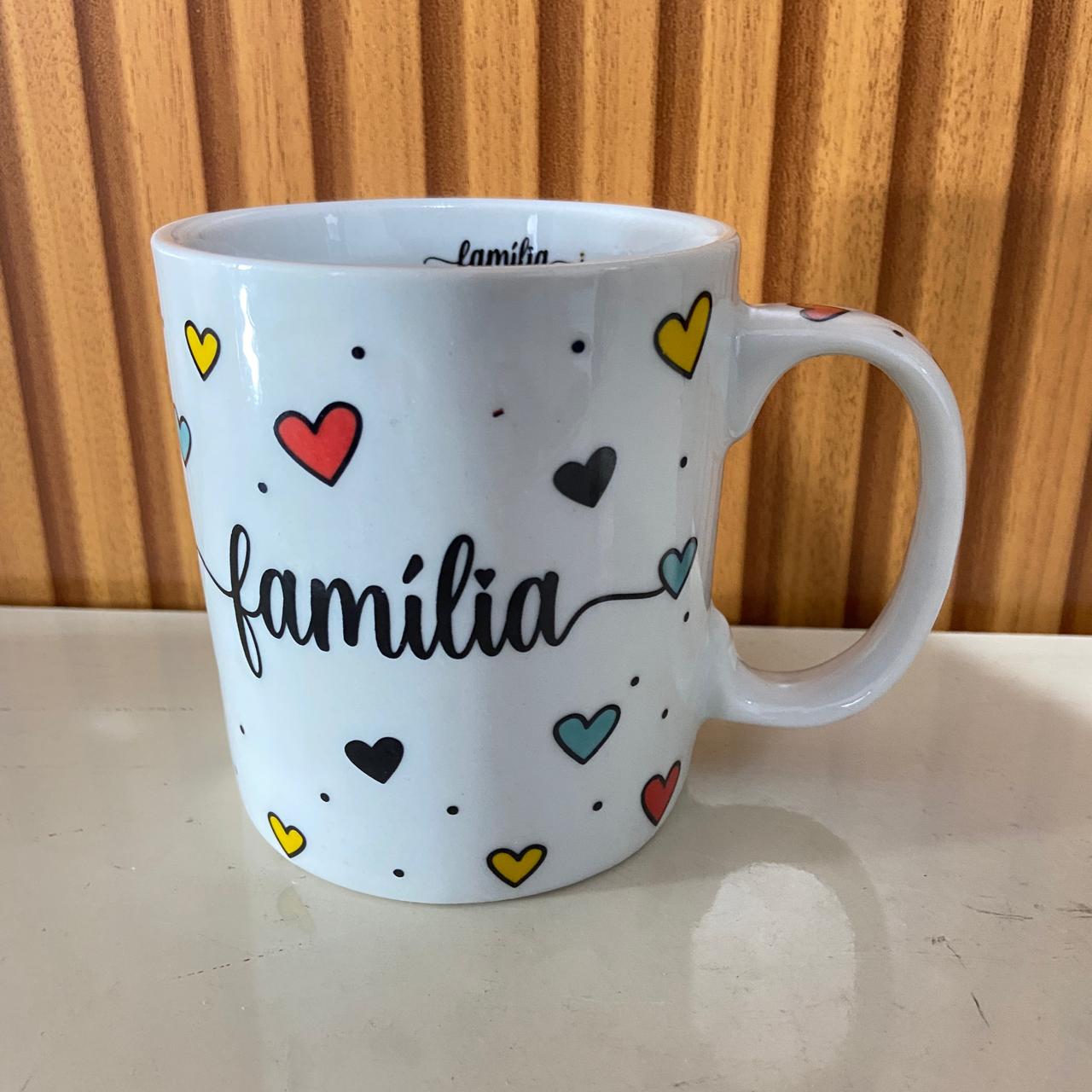 CANECA DE PORCELANA FAMÍLIA (1 UNIDADE)