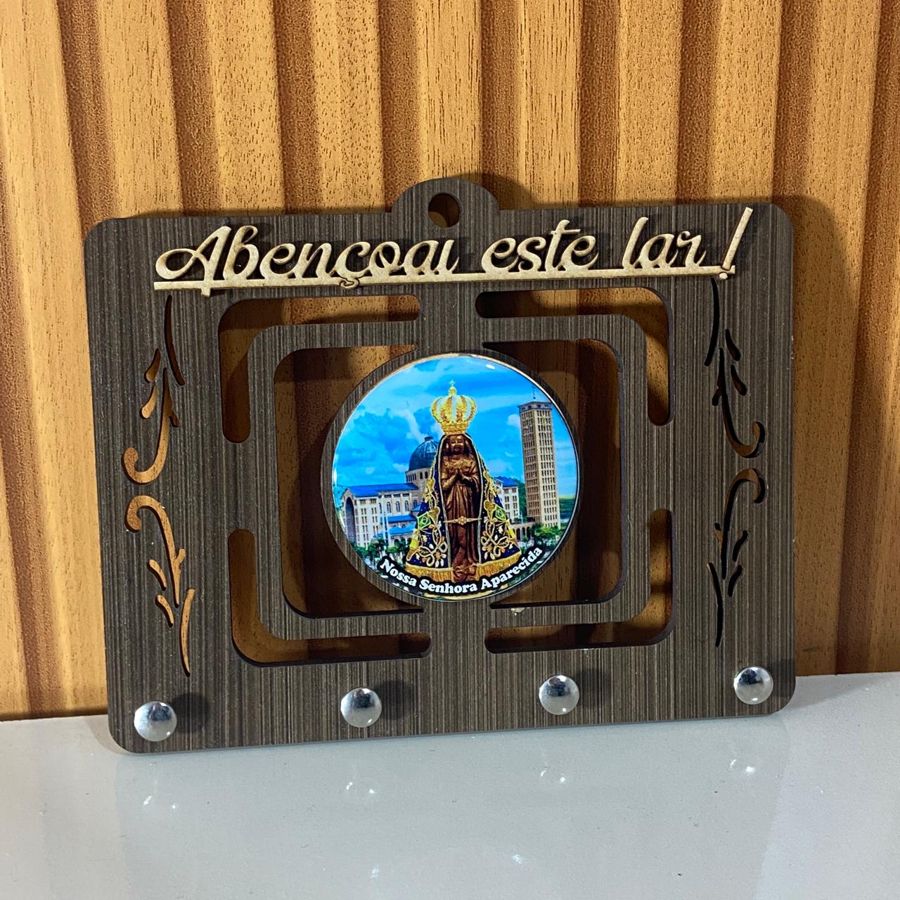 PORTA CHAVE VAZADO RESINADO NOSSA SENHORA APARECIDA AZUL 14CM (1 UNIDADE)