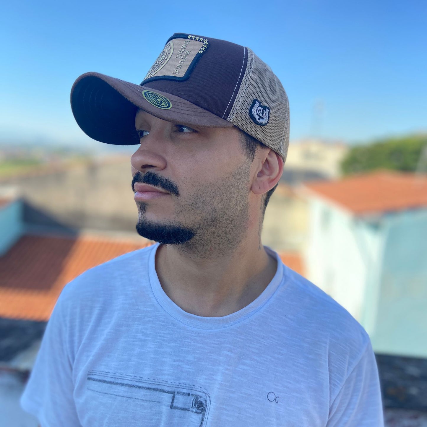 BONÉ MEDALHA SÃO BENTO MARROM BORDADO (1 UNIDADES)