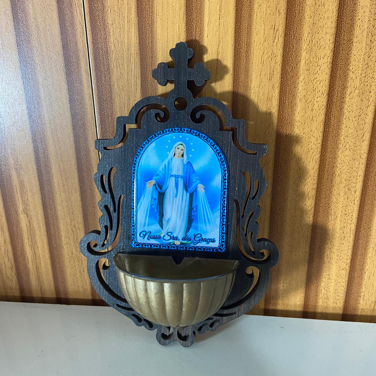 PORTA AGUA BENTA MDF NOSSA SENHORA DAS GRAÇAS 16CM (1 UNIDADE)