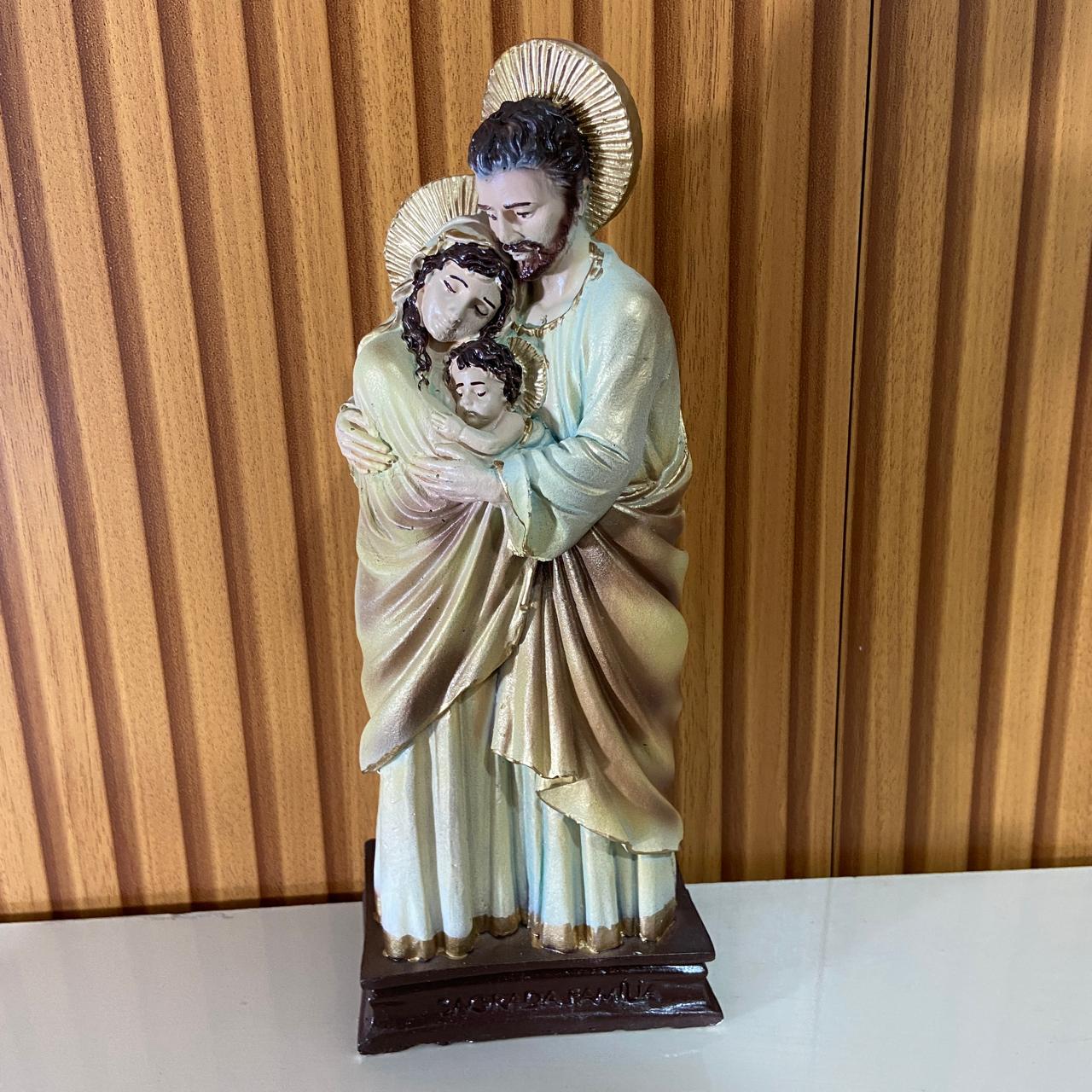 IMAGEM DE GESSO SAGRADA FAMÍLIA COM AURÉOLA 28CM (1 UNIDADE)