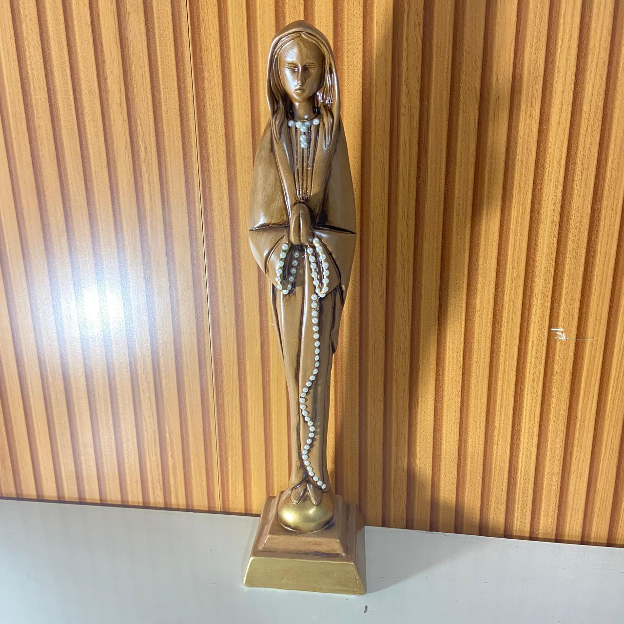 IMAGEM DE GESSO NOSSA SENHORA DO SILÊNCIO MARROM COM STRASS 46CM (1 UNIDADE)