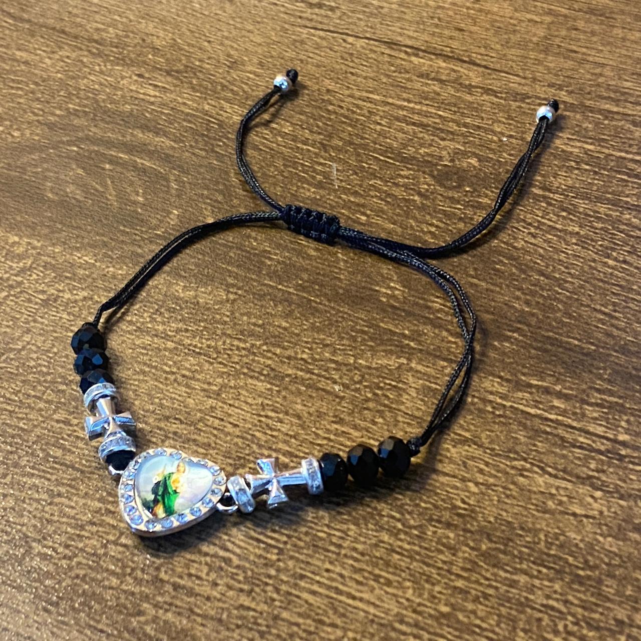 PULSEIRA REGULÁVEL CRISTAL PRETO COM MEDALHA RESINADA SÃO JUDAS TADEU ( 01 UNIDADE)