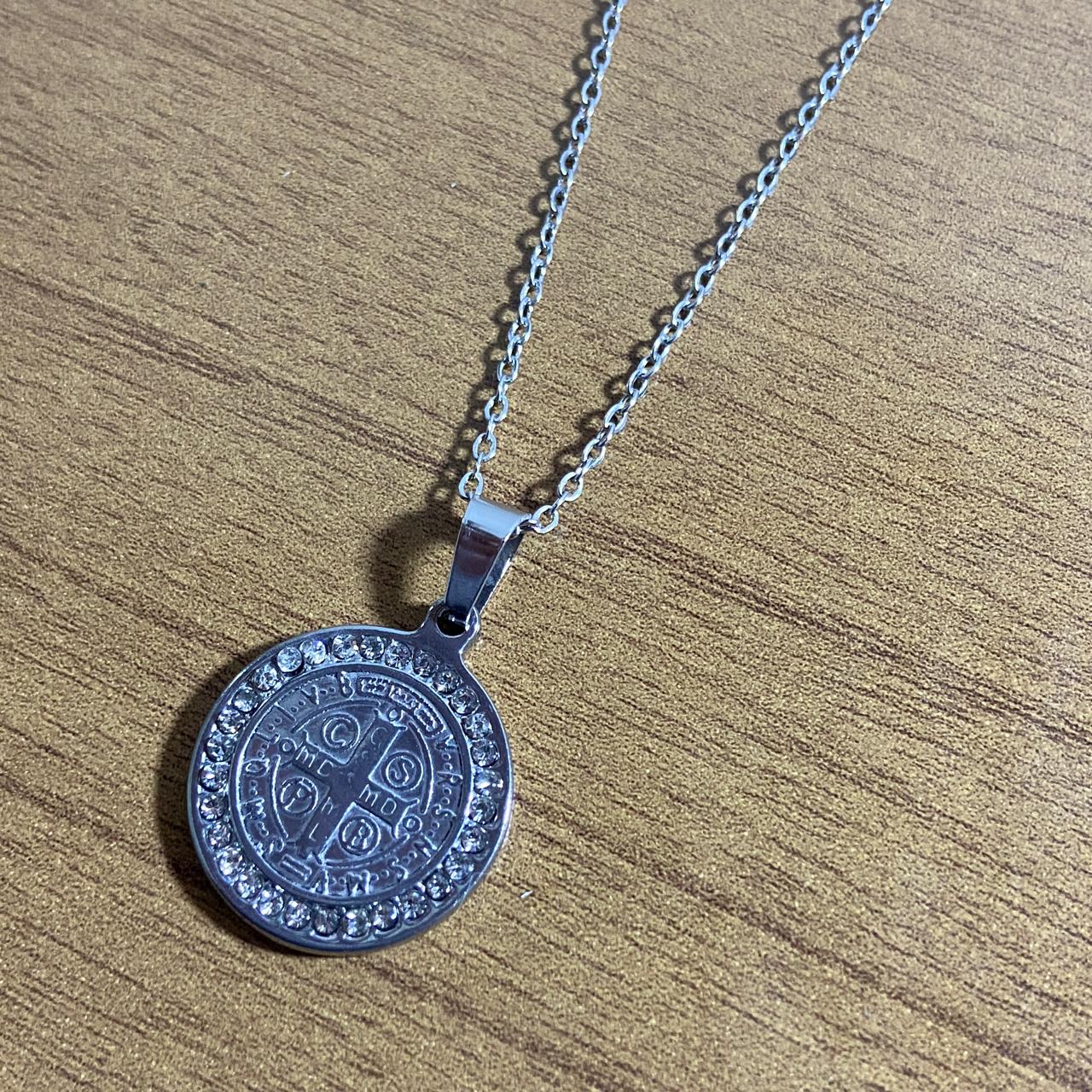 CORRENTE AÇO INOX MEDALHA DE SÃO BENTO COM STRASS (6 UNIDADES)