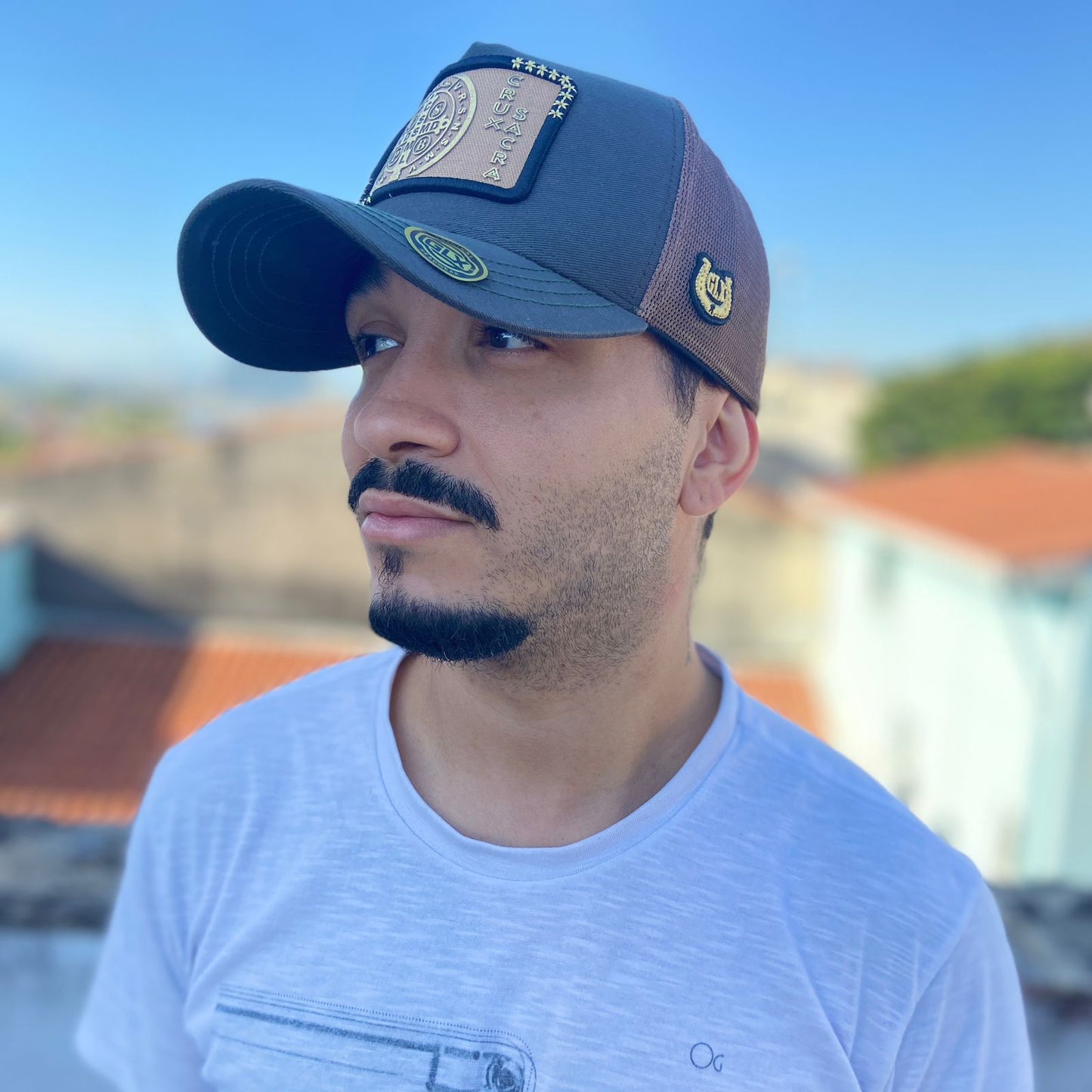 BONÉ MEDALHA SÃO BENTO VERDE E MARROM BORDADO (1 UNIDADES)