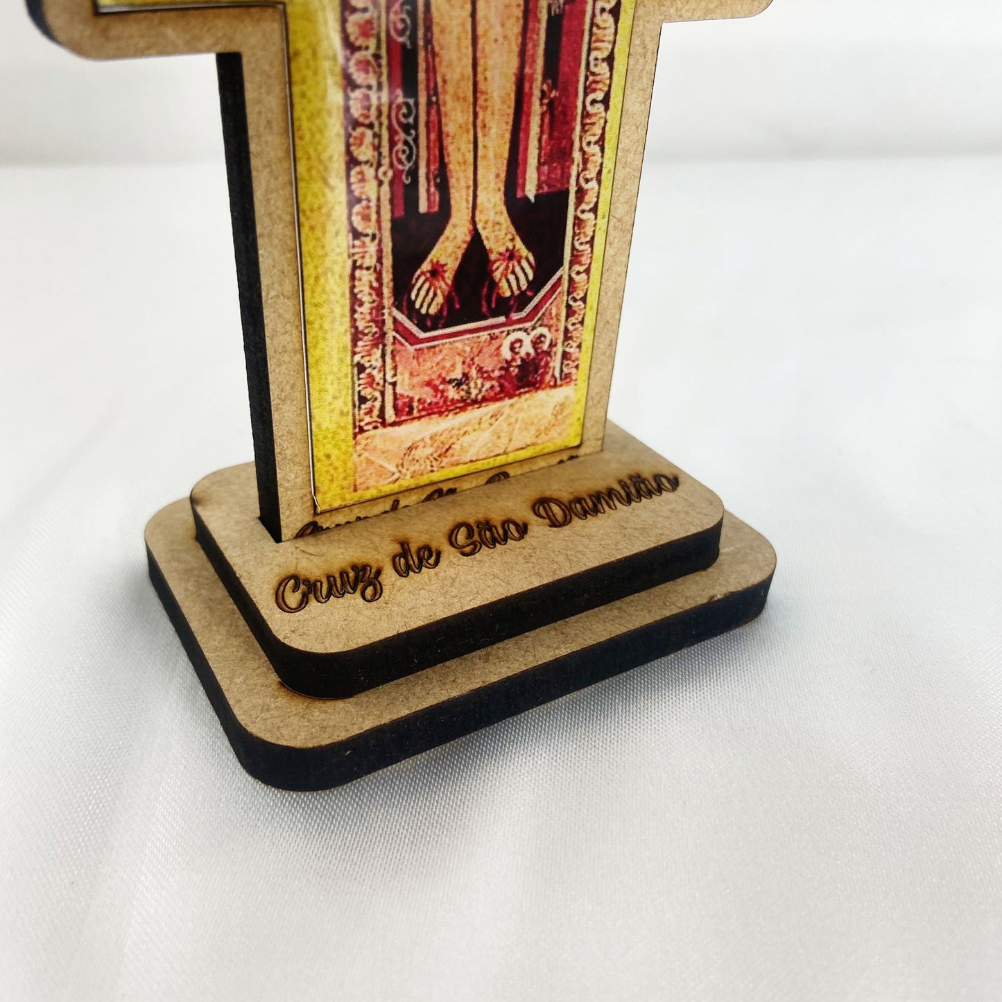 CRUZ MDF DE SÃO DAMIÃO RESINADA 23CM (1 UNIDADE)