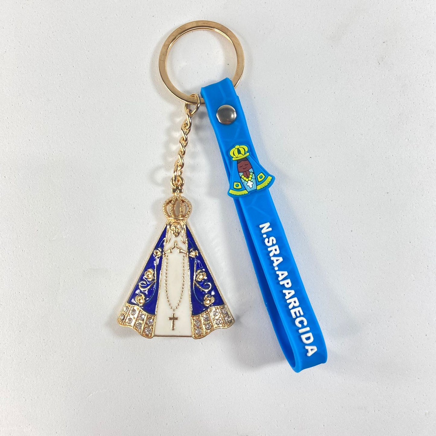 CHAVEIRO NOSSA SENHORA APARECIDA COM FITA SILICONE AZUL (3 UNIDADES)