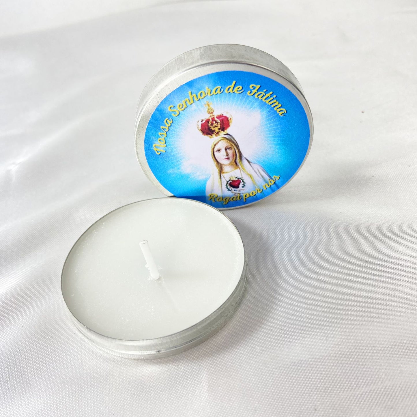 KIT LATA COM VELA AROMATIZADA NOSSA SENHORA DE FÁTIMA (3 UNIDADES)
