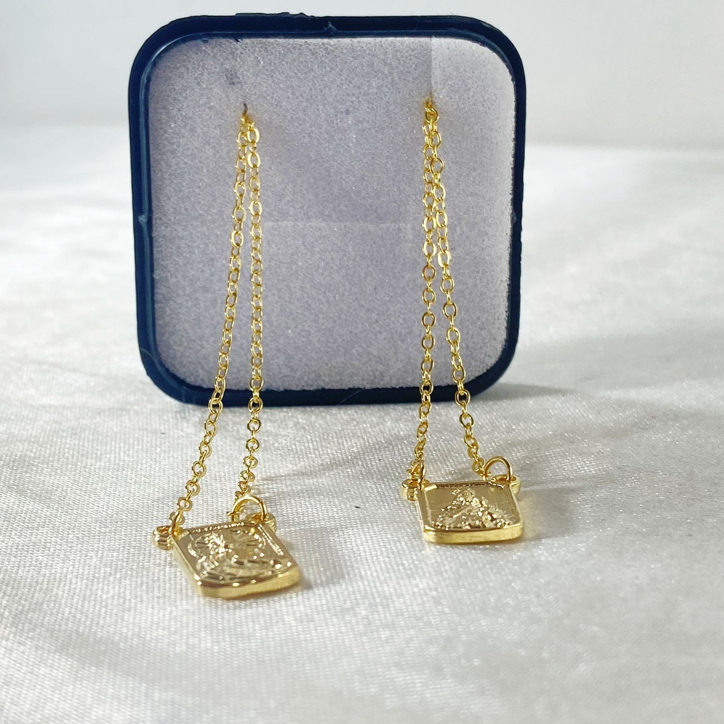 ESCAPULÁRIO DOURADO SAGRADO CORAÇÃO DE JESUS E NOSSA SENHORA DO CARMO G MOD2 (3 UNIDADES)
