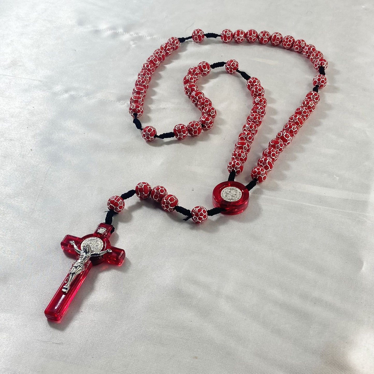 TERÇO MEDALHA DE SÃO BENTO VERMELHO MOD 4 8MM (6 UNIDADES)