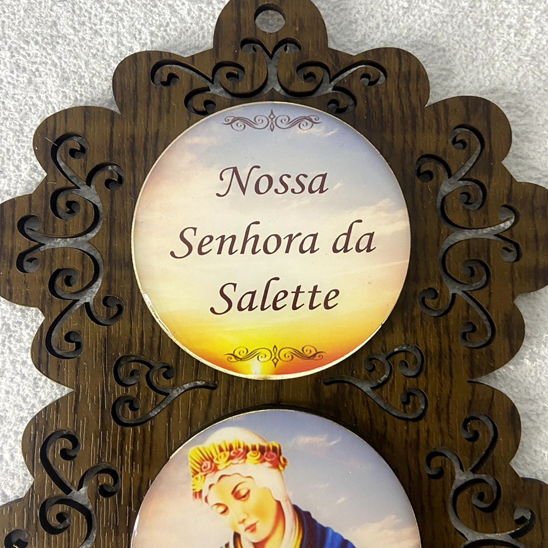 ADORNO UNICO NOSSA SENHORA DE SALETTE TABACO (1 UNIDADE)