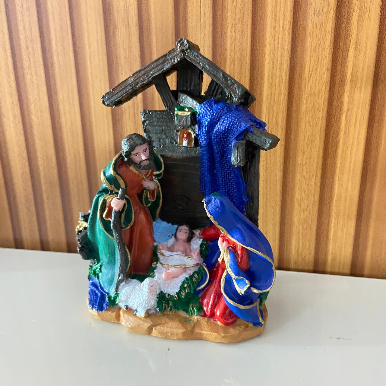 IMAGEM DE RESINA NACIONAL PRESÉPIO ÚNICO CABANA MOD1 15,5CM (1 UNIDADE)