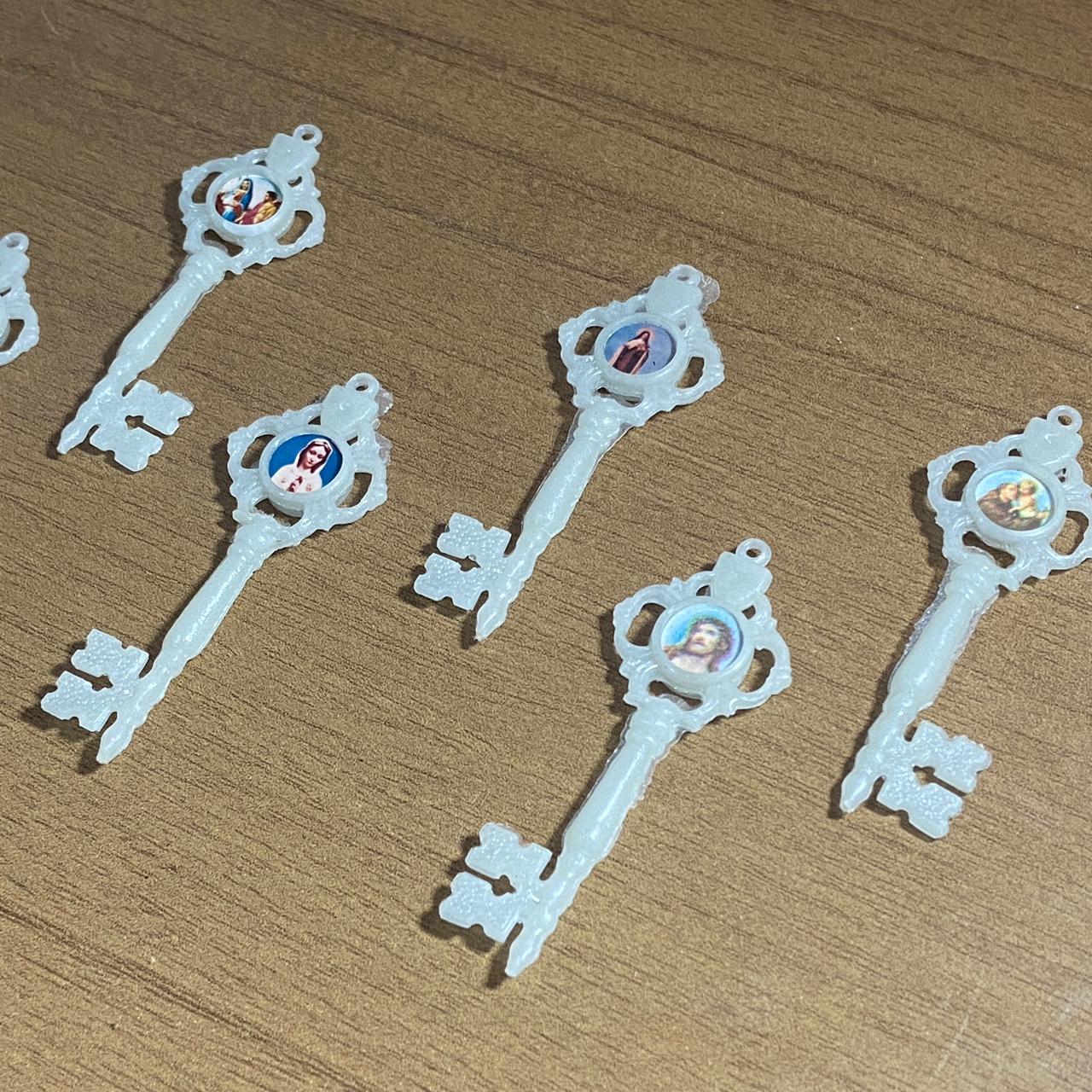 CHAVE PÍCOLA FLUORESCENTE SANTOS SORTIDOS  (6 UNIDADES)