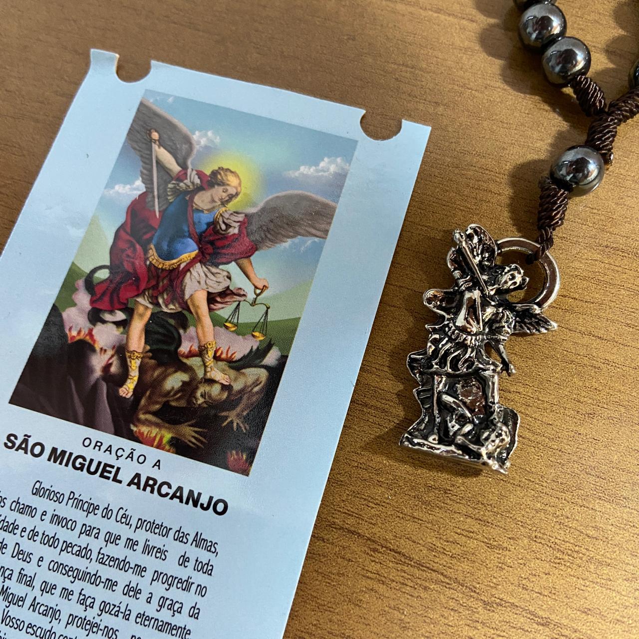 CHAVEIRO DEZENA HEMATITA COM MOSQUETE SÃO MIGUEL ARCANJO (3 UNIDADES)