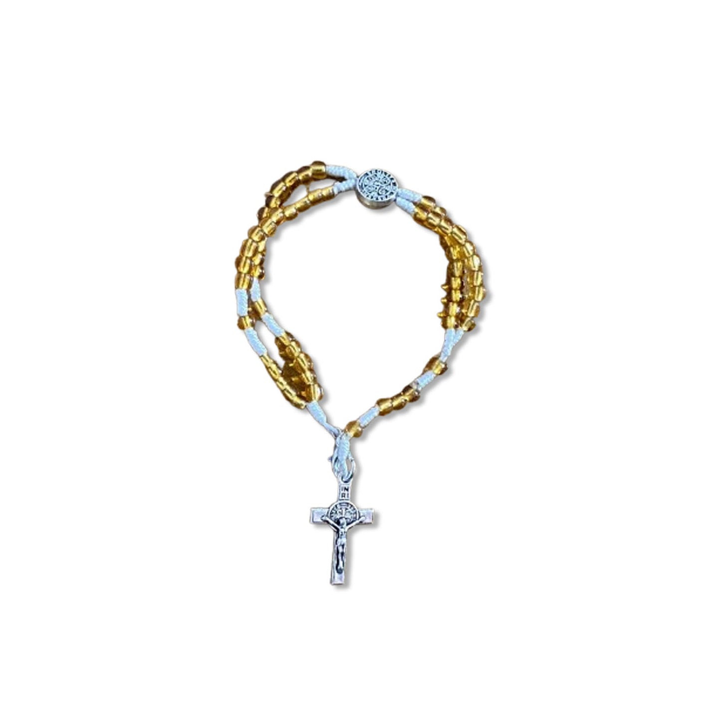 TERÇO PULSEIRA MIÇANGA DOURADA MEDALHA SÃO BENTO 4MM (6 UNIDADES)