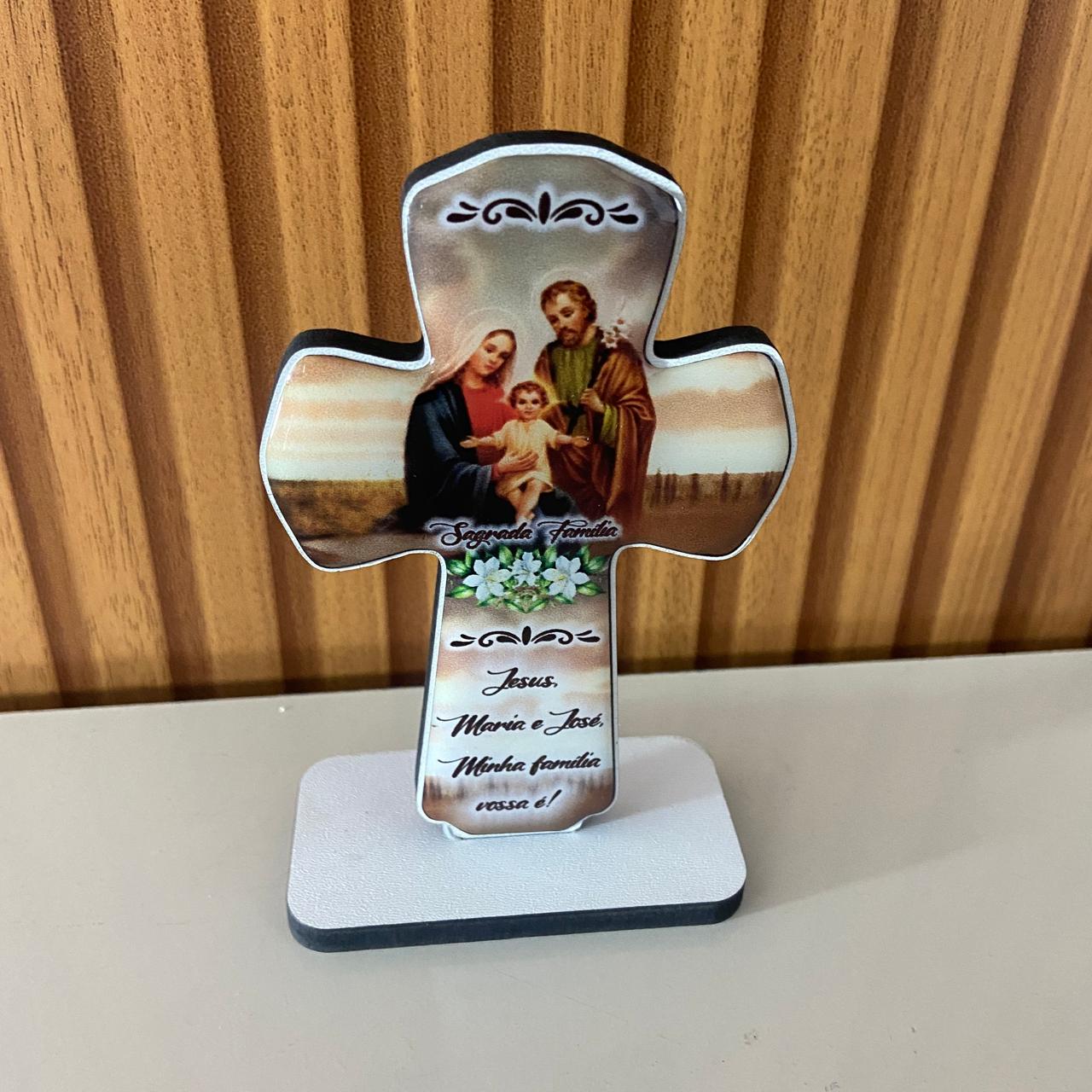 IMAGEM DE MESA MDF CRUZ RESINADA SAGRADA FAMÍLIA (1 UNIDADE)