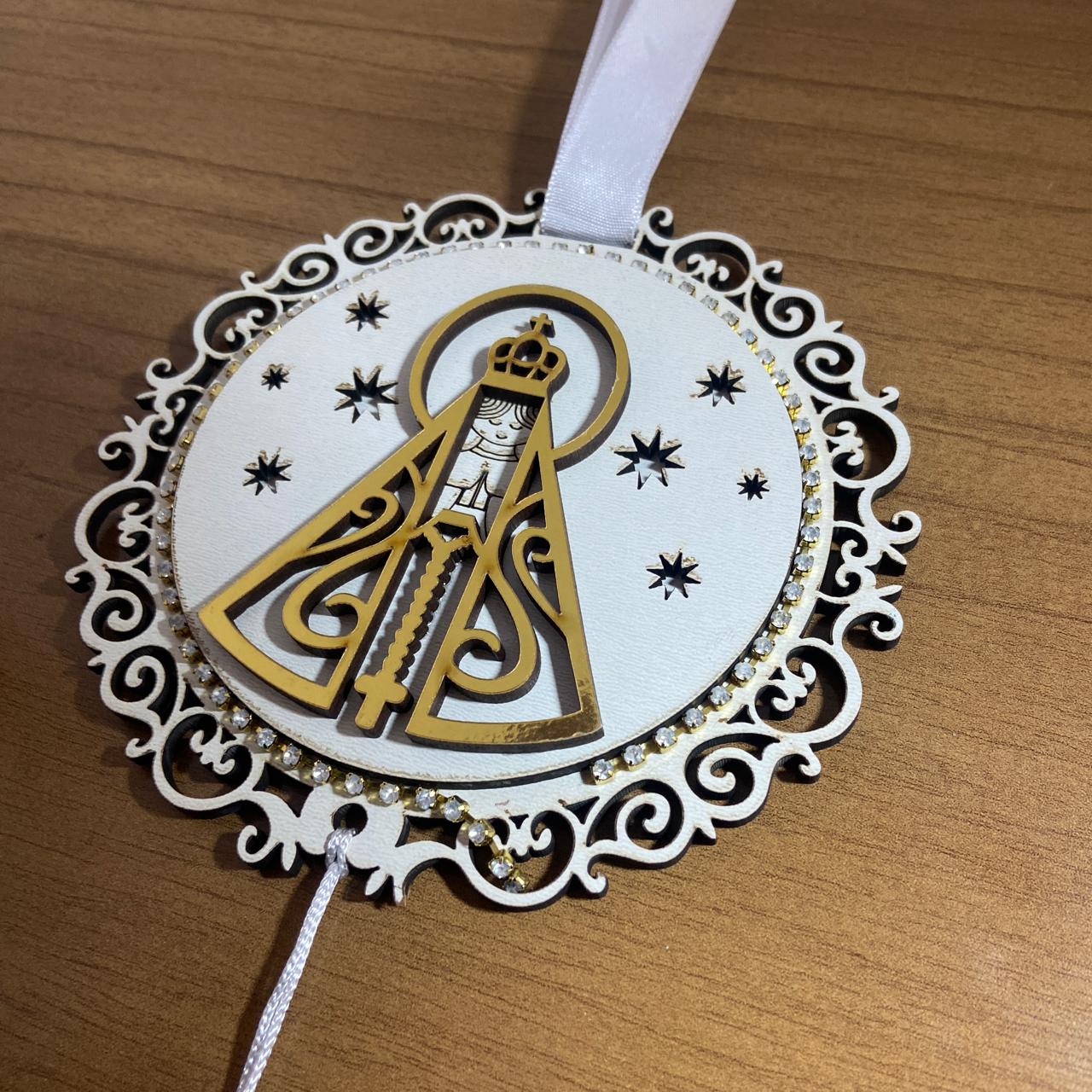 MANDALA BRANCA MDF NOSSA SENHORA APARECIDA EM RELEVO COM ACRÍLICO   (1 UNIDADE)