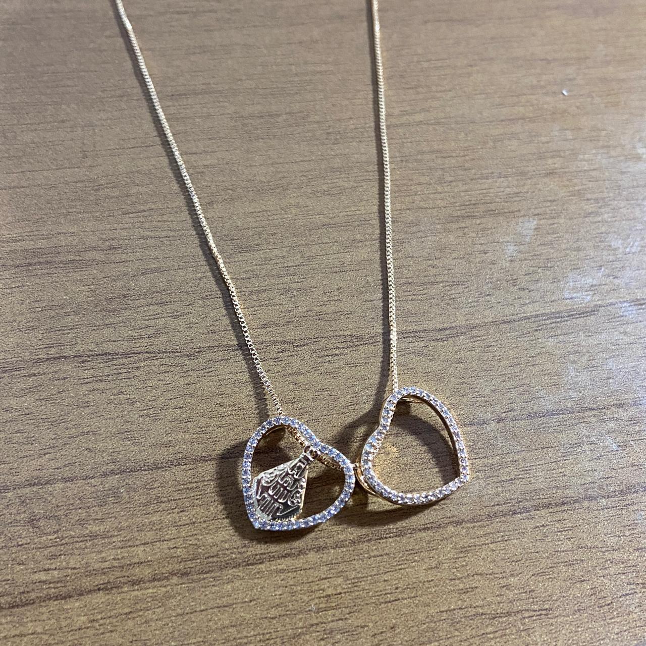 COLAR DOURADO NOSSA SENHORA APARECIDA E CORAÇÃO COM STRASS   (1 UNIDADE)