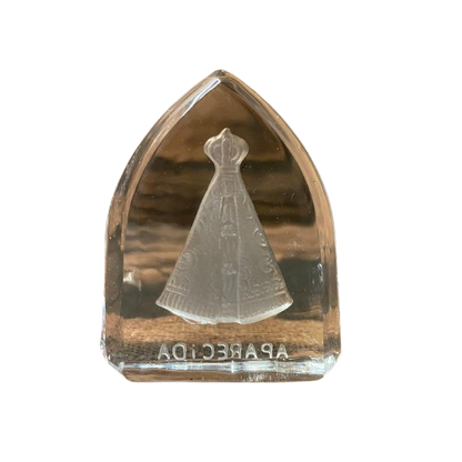 ENFEITE DE MESA CRISTAL NOSSA SENHORA APARECIDA VITRAL  6CM (1 UNIDADE)