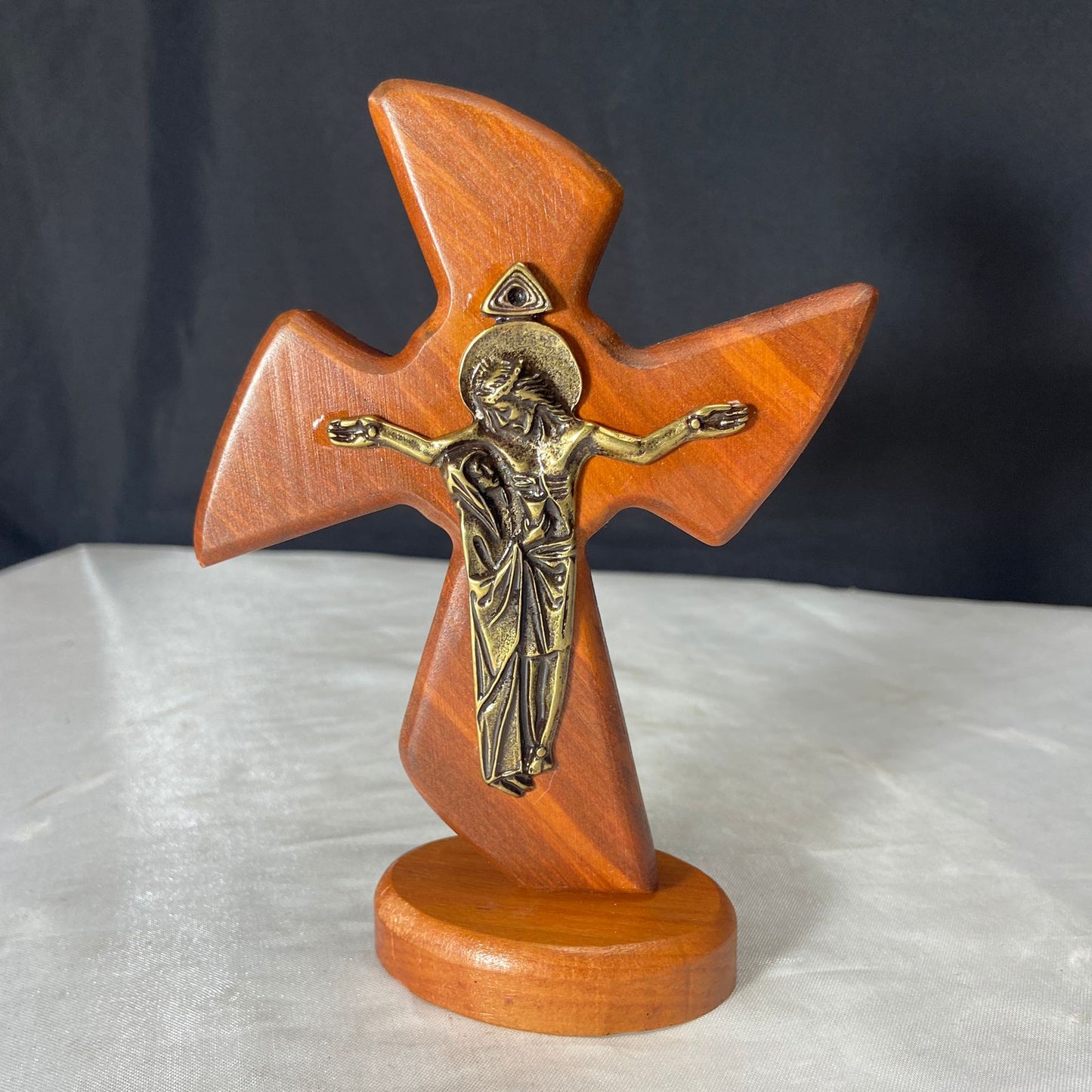 CRUCIFIXO MADEIRA DE MESA DA UNIDADE 15CM (1 UNIDADE)