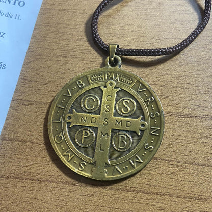 CORDÃO COM MEDALHA SÃO BENTO OURO VELHO  (1 UNIDADES)