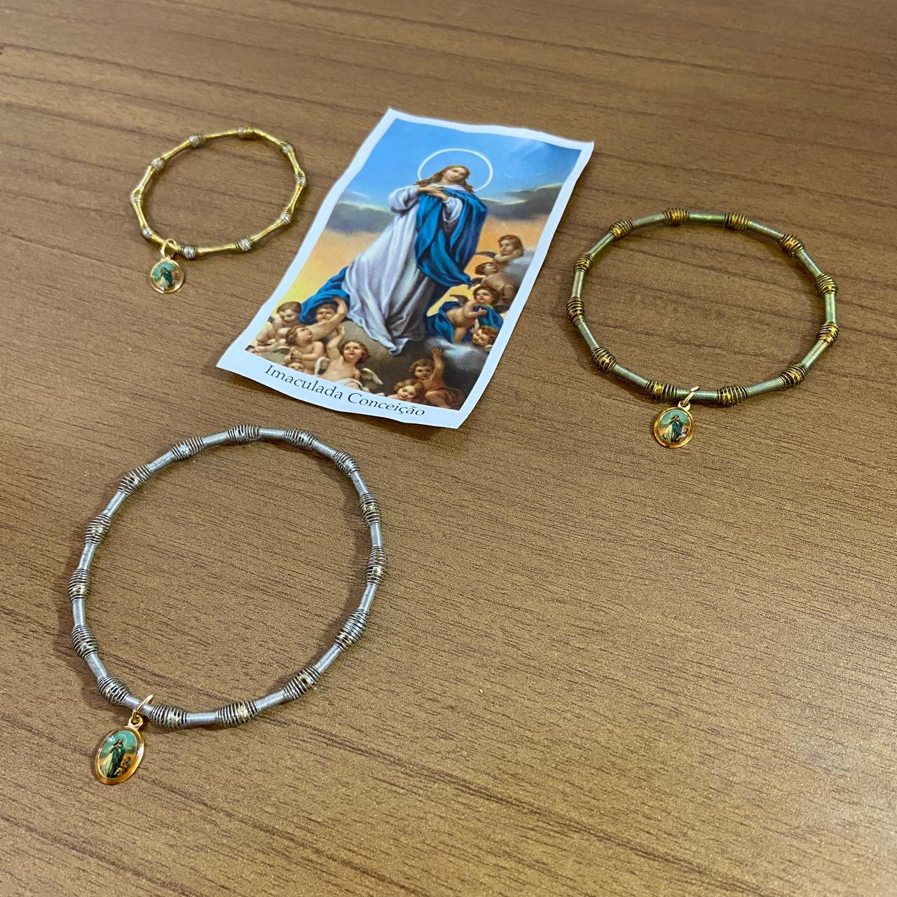 PULSEIRA DE MOLA COM MEDALHA NOSSA SENHORA DA IMACULADA CONCEIÇÃO CORES SORTIDAS  (3 UNIDADES)