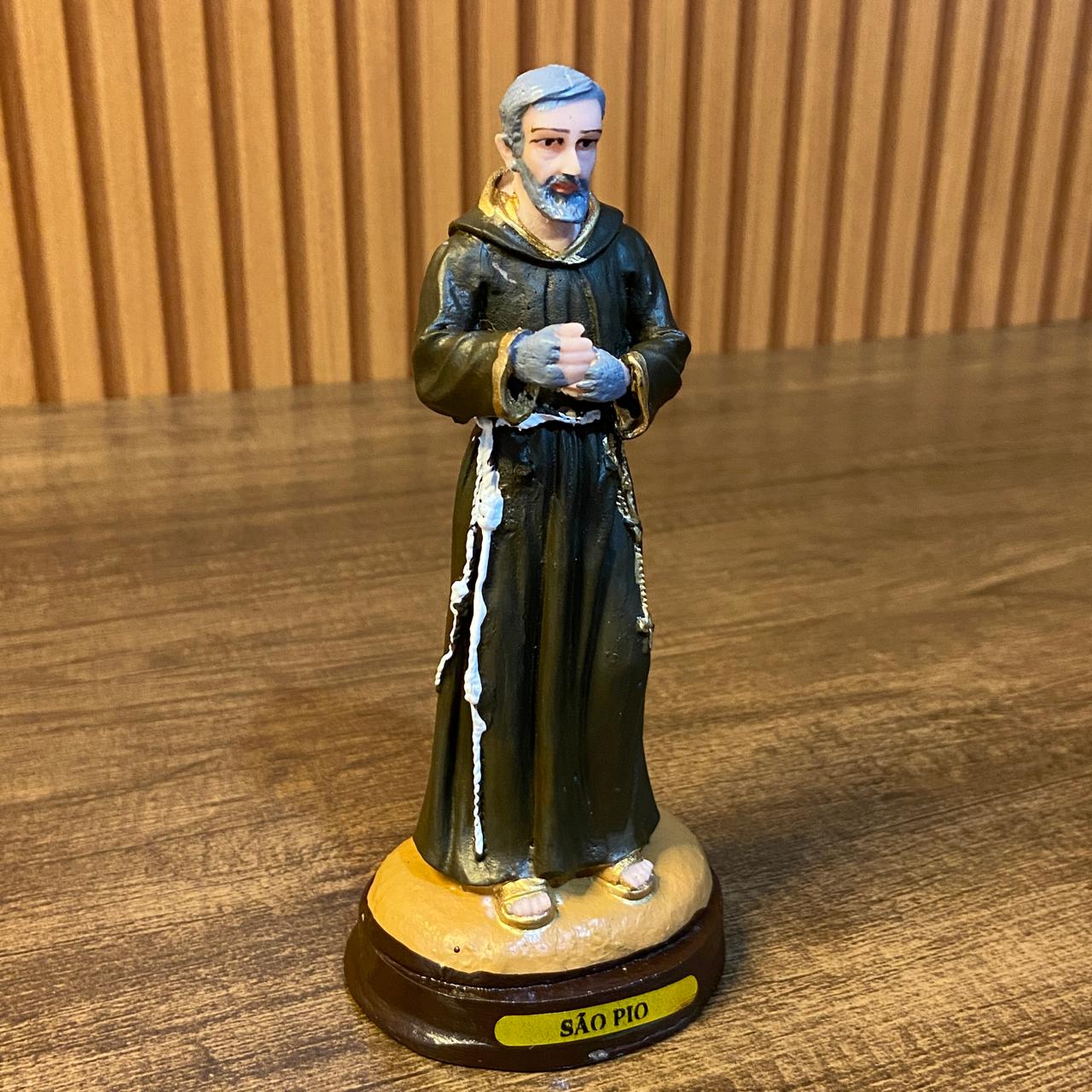 IMAGEM DE RESINA NACIONAL SANTO PADRE PIO 15CM (1 UNIDADE)