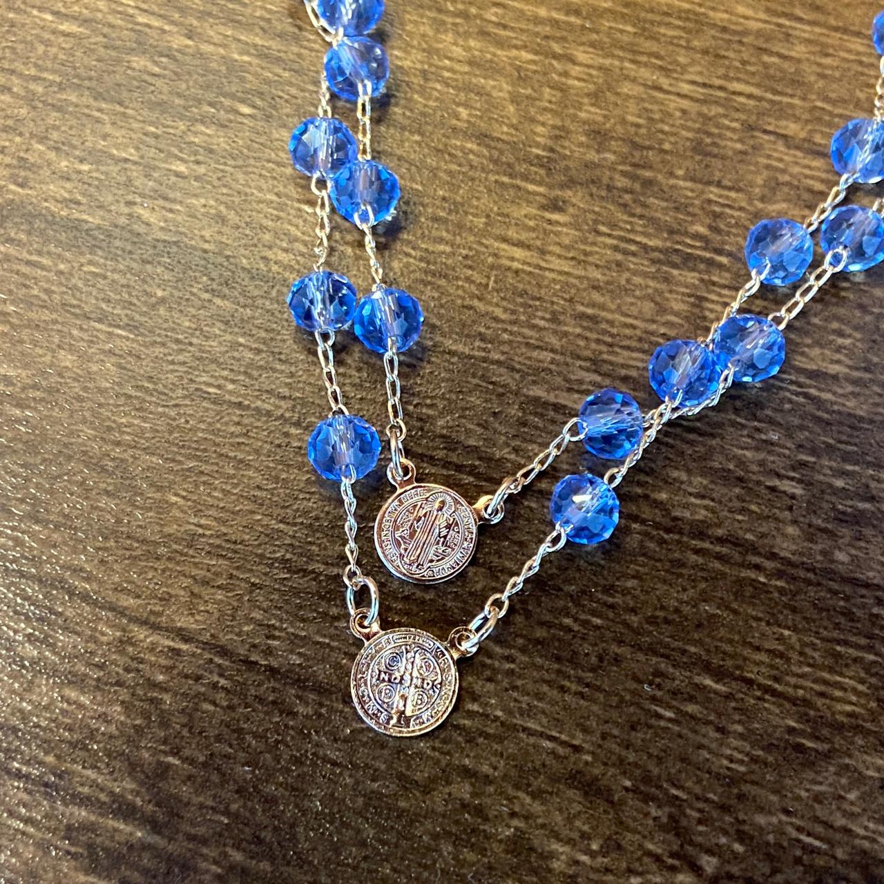 PULSEIRA ESCAPULÁRIO CRISTAL AZUL TRANSPARENTE MEDALHA SÃO BENTO  (3 UNIDADES)