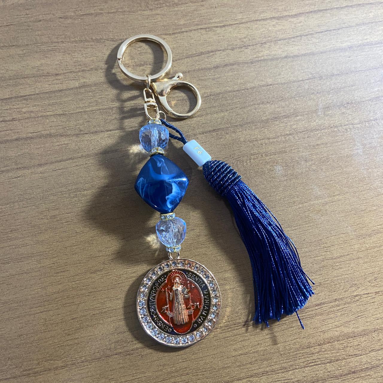 CHAVEIRO DE PEDRARIAS MEDALHA SÃO BENTO COM STRASS  (1 UNIDADE)