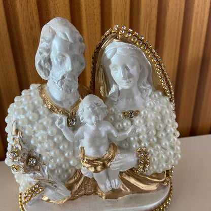 BUSTO DE GESSO SAGRADA FAMÍLIA BRANCO E DOURADO COM PÉROLA E STRASS 13CM MOD2 (1 UNIDADE)