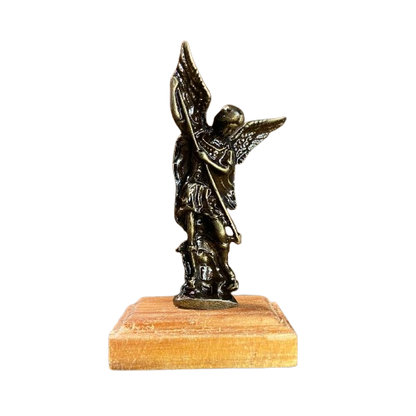 IMAGEM DE MESA METAL OURO VELHO SÃO MIGUEL ARCANJO COM  BASE DE MADEIRA 8,5CM (1 UNIDADE)