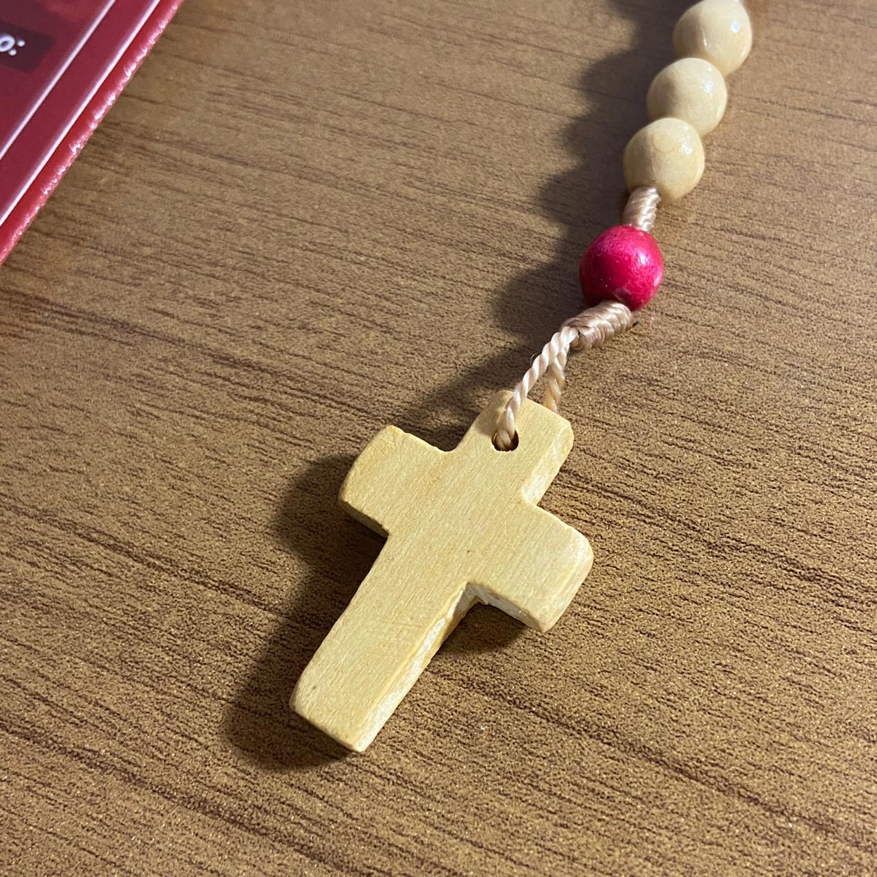 TERÇO DE MADEIRA MÃOS ENSANGUENTADAS DE JESUS SEM CRISTO 6MM MOD2 (3 UNIDADES)