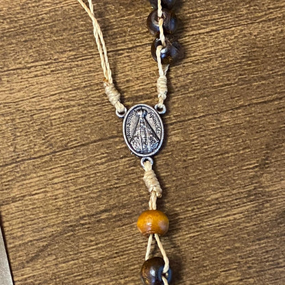 TERÇO DE MADEIRA SONECA NOSSA SENHORA APARECIDA 8MM(1 UNIDADE)