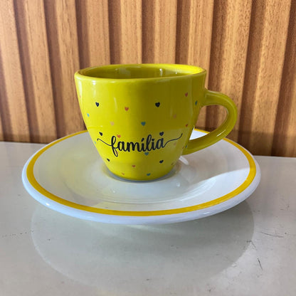 XÍCARA COM PIRES FAMÍLIA AMARELO (1 UNIDADE)
