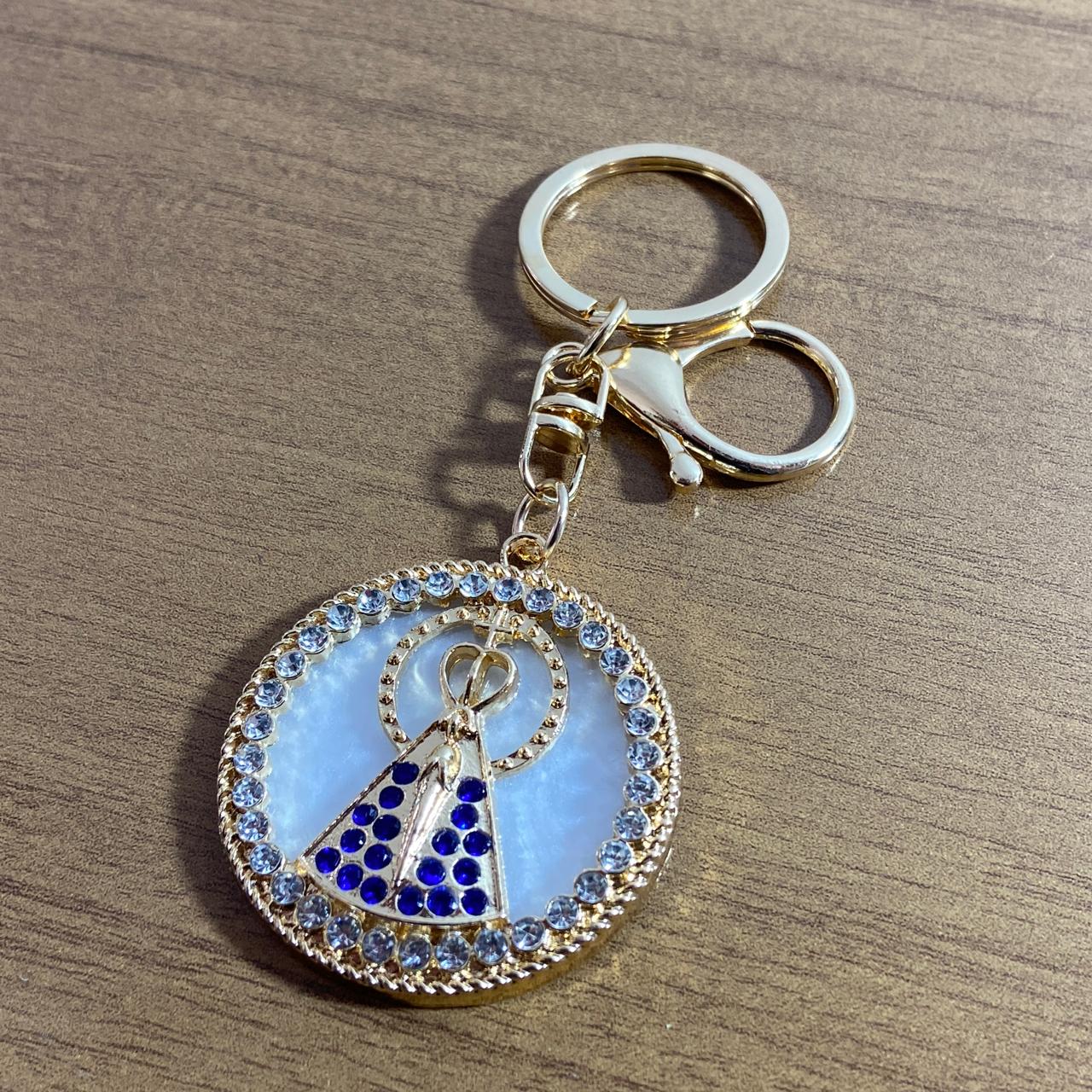 CHAVEIRO LUXO NOSSA SENHORA APARECIDA MADREPÉROLA COM STRASS MOD3 (6 UNIDADES)