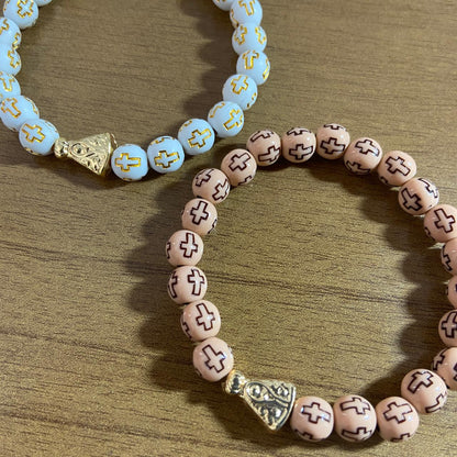 PULSEIRA PÉROLA CONTAS DECORADAS CRUZ  NOSSA SENHORA APARECIDA CORES SORTIDAS  (06 UNIDADES)