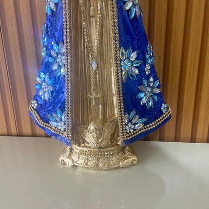 IMAGEM DE GESSO NOSSA SENHORA APARECIDA DOURADA E AZUL COM STRASS E PEDRARIA 33CM MOD 1  (1 UNIDADE)