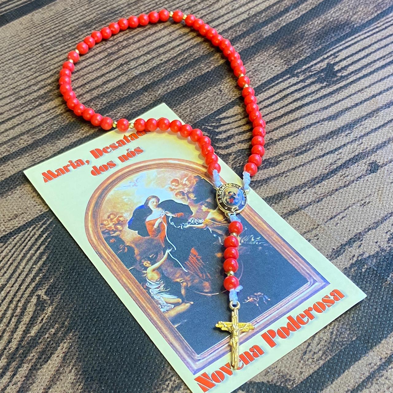 TERÇO PÉROLA VERMELHA NOSSA SENHORA DESATADORA DOS NÓS 6MM (1 UNIDADE)