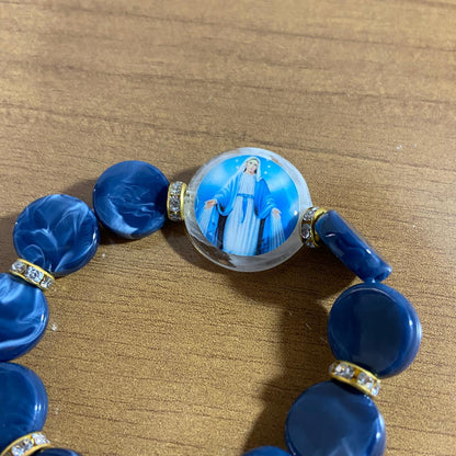 PULSEIRA ACRÍLICA COM MEDALHA RESINADA NOSSA SENHORA DAS GRAÇAS  (03 UNIDADES)
