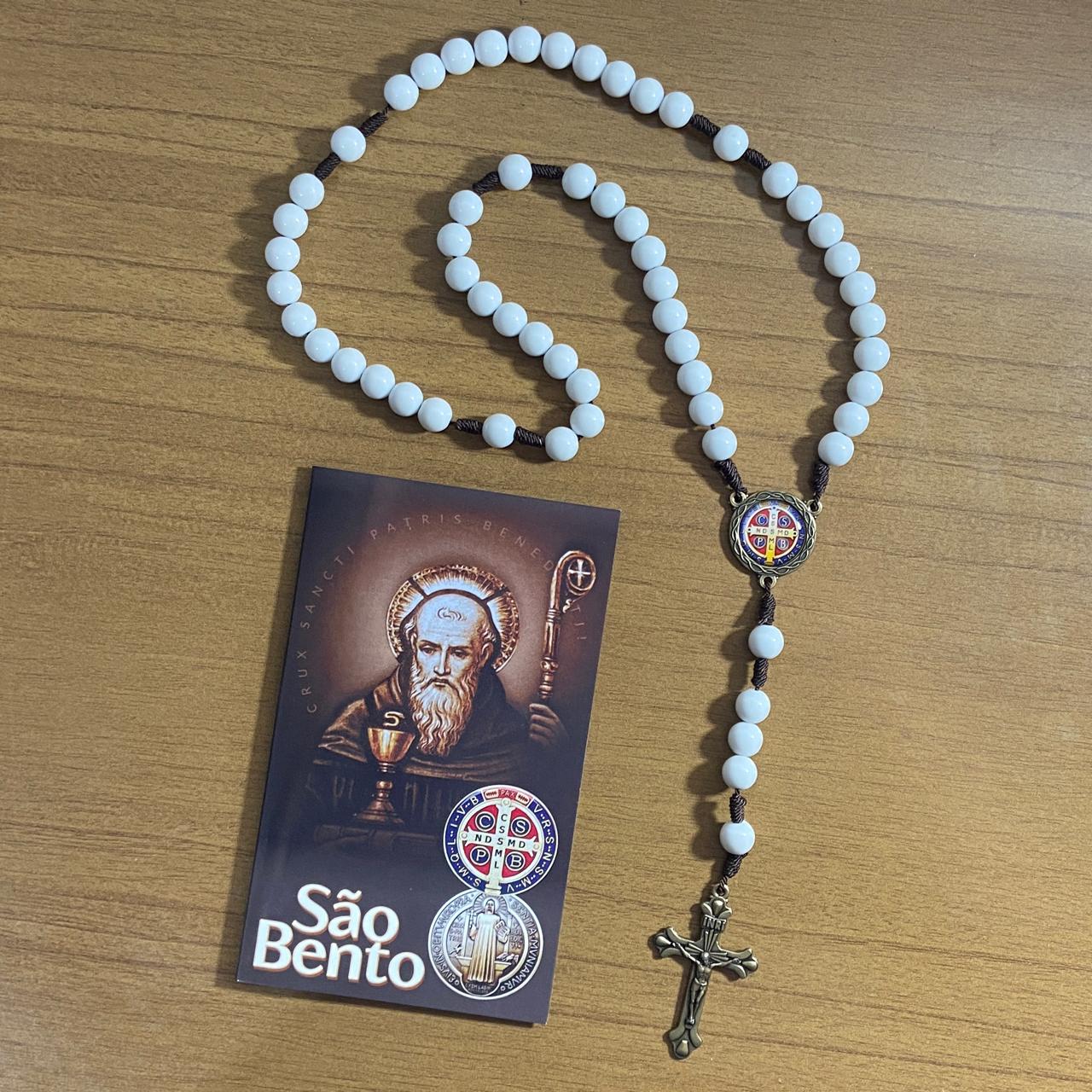 TERÇO PÉROLA BRANCA CAMPISTA MEDALHA SÃO BENTO 10MM (1 UNIDADE)