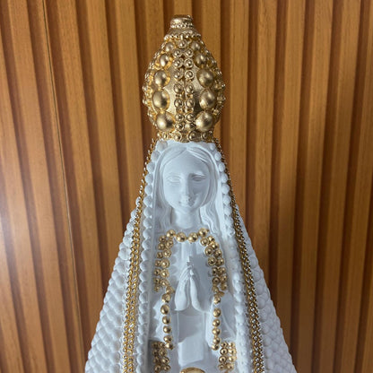 IMAGEM DE GESSO NOSSA SENHORA APARECIDA BRANCA COM STRASS DURADO 39CM (1 UNIDADE)