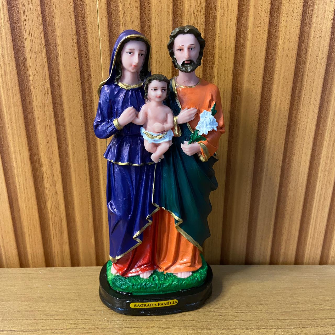 IMAGEM DE RESINA NACIONAL SAGRADA FAMÍLIA 20CM (1 UNIDADE)