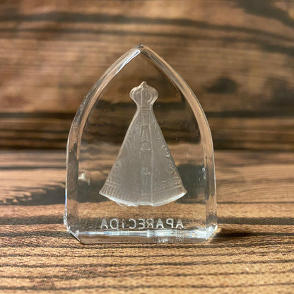 ENFEITE DE MESA CRISTAL NOSSA SENHORA APARECIDA VITRAL  6CM (1 UNIDADE)