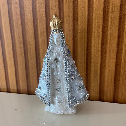 IMAGEM DE GESSO NOSSA SENHORA APARECIDA BRANCA DECOUPAGE PRATA 15CM (1 UNIDADE)