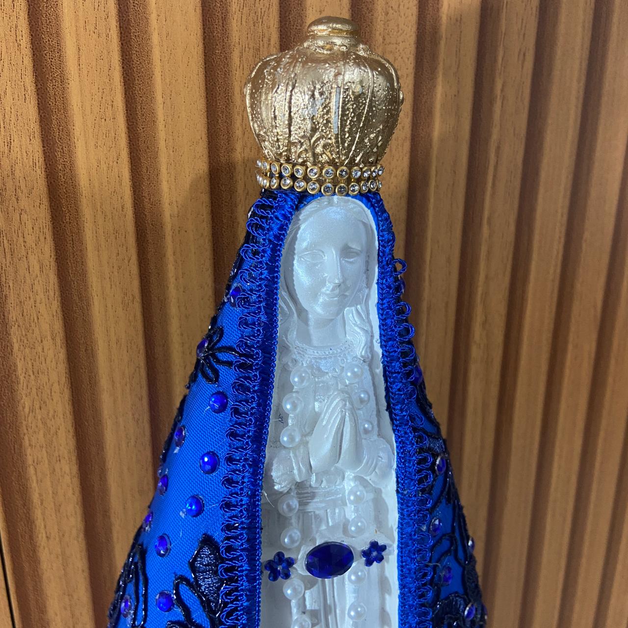 IMAGEM DE GESSO NOSSA SENHORA APARECIDA BRANCA MANTO AZUL COM STRASS MOD2 31CM (1 UNIDADE)