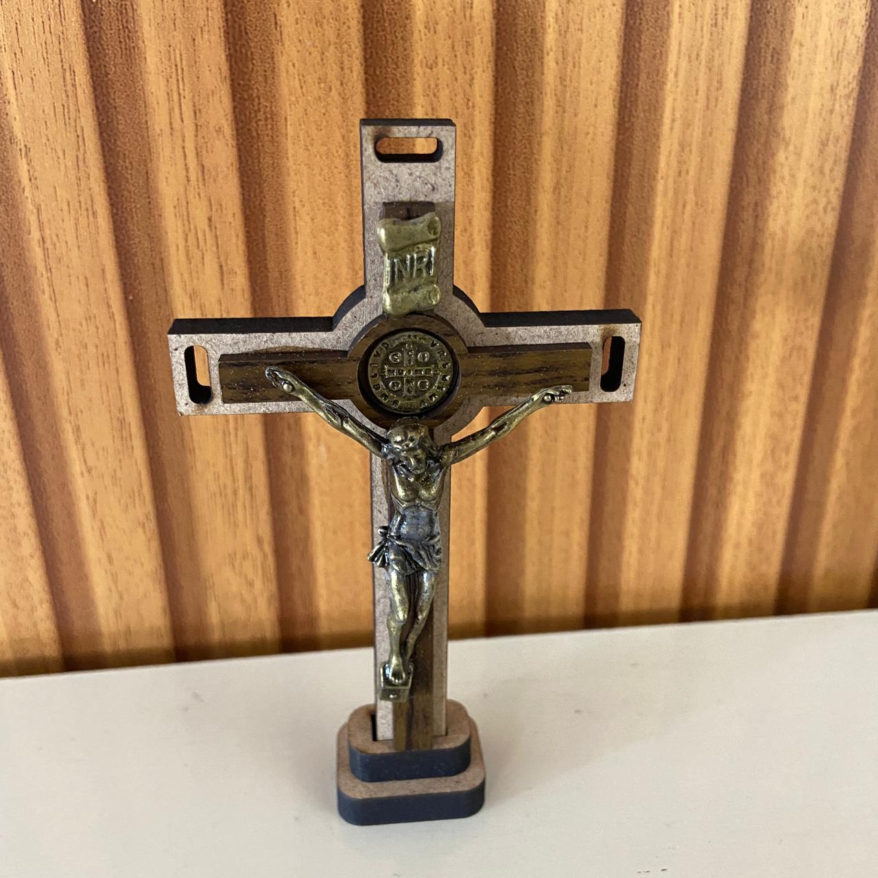 CRUCIFIXO MDF DE MESA TABACO  11,5CM (1 UNIDADE)