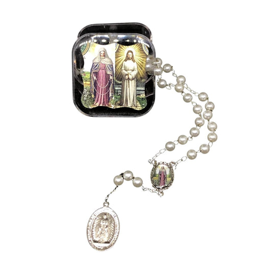 TERÇO PÉROLA NA CAIXINHA NOSSA SENHORA DAS LÁGRIMAS 6MM (1 UNIDADE)
