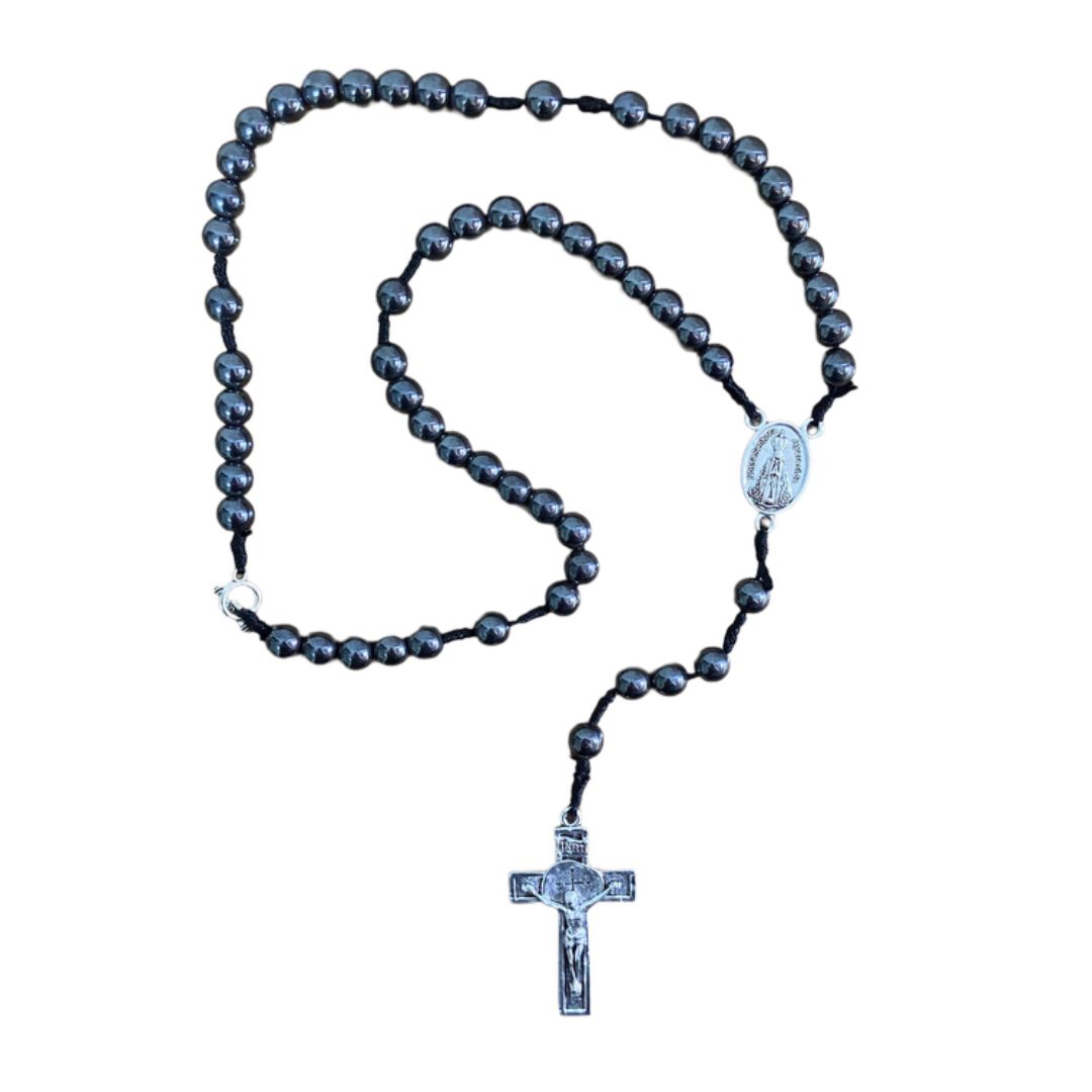 TERÇO DE HEMATITA NOSSA SENHORA APARECIDA COM FECHO 8MM (1 UNIDADE)